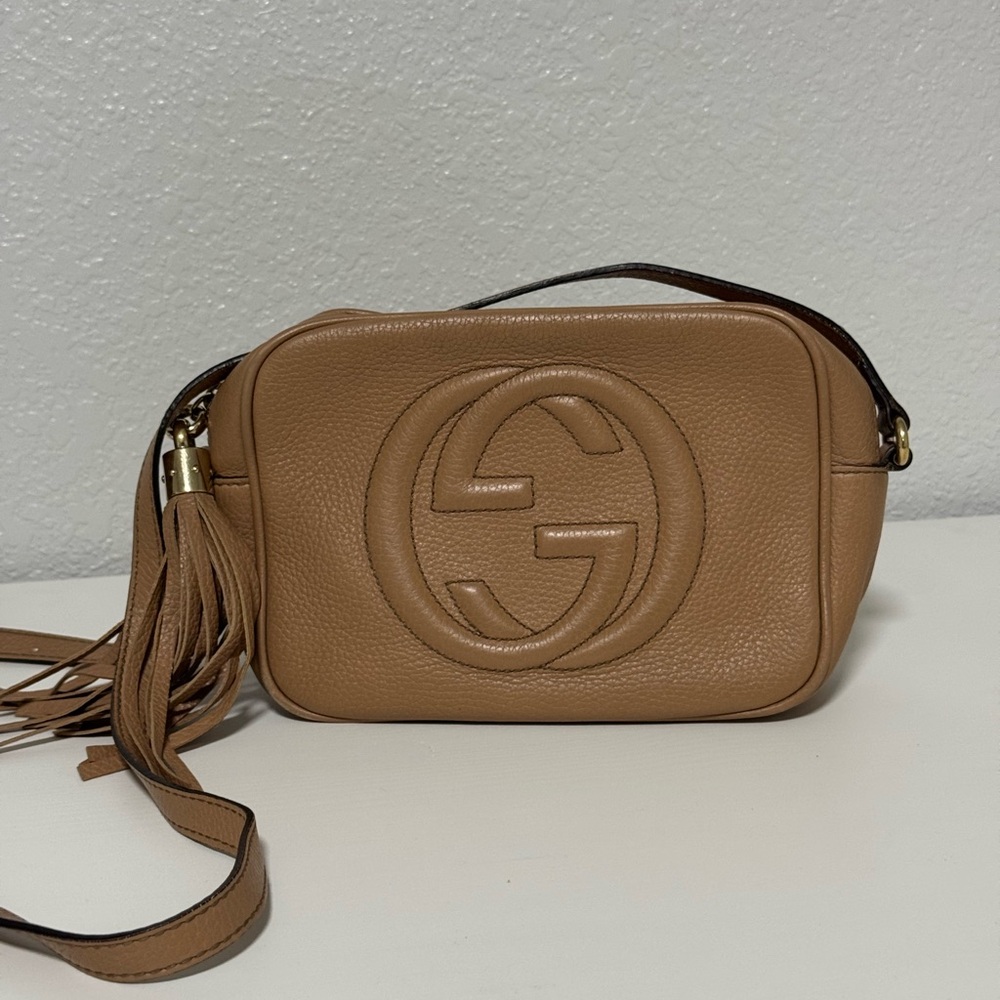 Gucci Pebbled Leather Crossbody Camera Bag in Tan